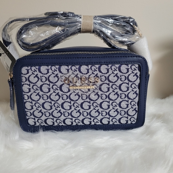 ❗Guess sling Bundle❗ - Picture 2 of 10